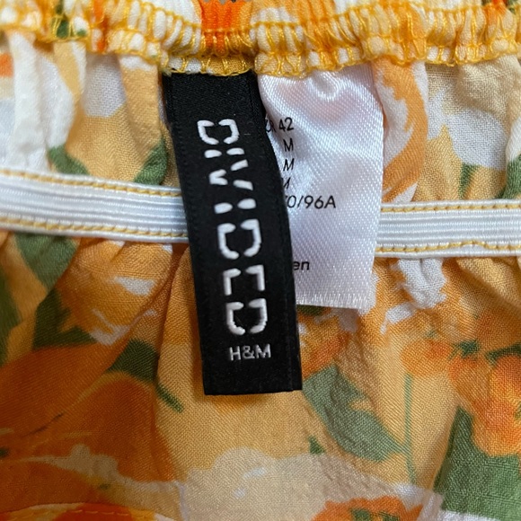 Cute Floral Divided Crop Top! - Picture 2 of 6